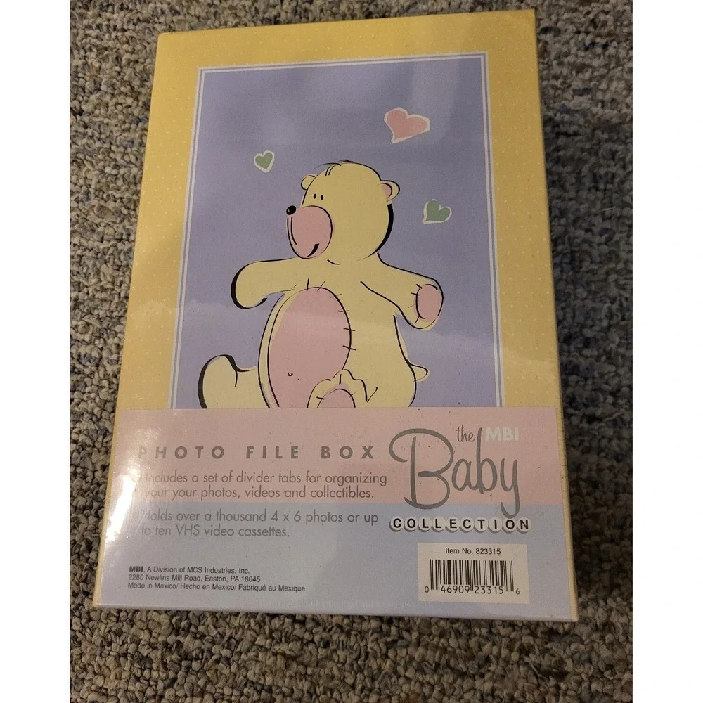 Baby Photo File Keepsake Box Holds over 1,000 4 x 6 photos New Gender Nuetral